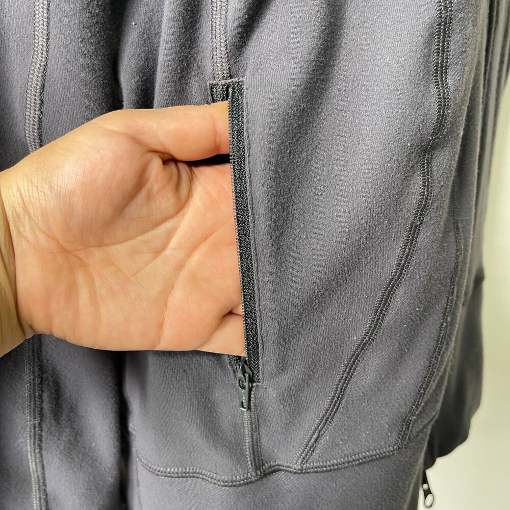Lululemon Women's Grey In Stride Full Zip Thumbholes Jacket Size 12 - Picture 13 of 13